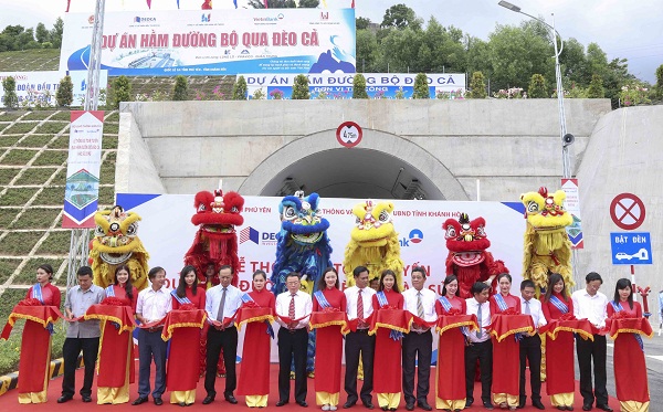 Thông xe toàn tuyến hầm đường bộ đèo Cả